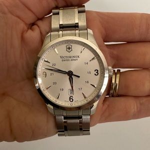 Men’s Victorianox Swiss Army Watch